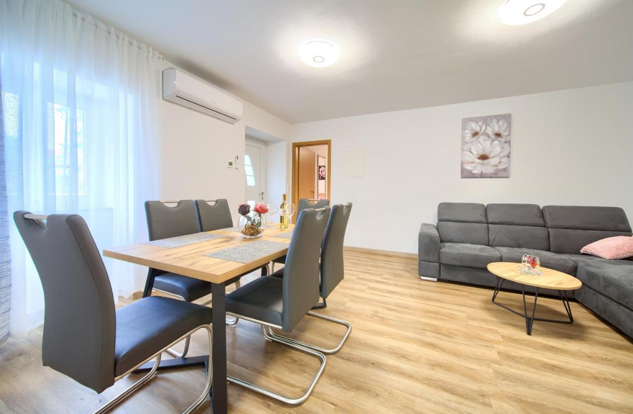 Apartment Mladen Krk Town Exteriör bild