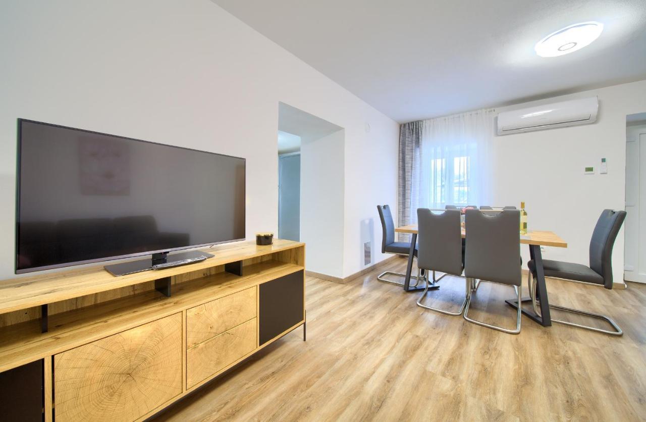 Apartment Mladen Krk Town Exteriör bild